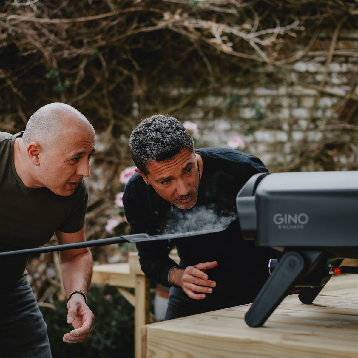 Nero x Gino pizza oven met accessoires