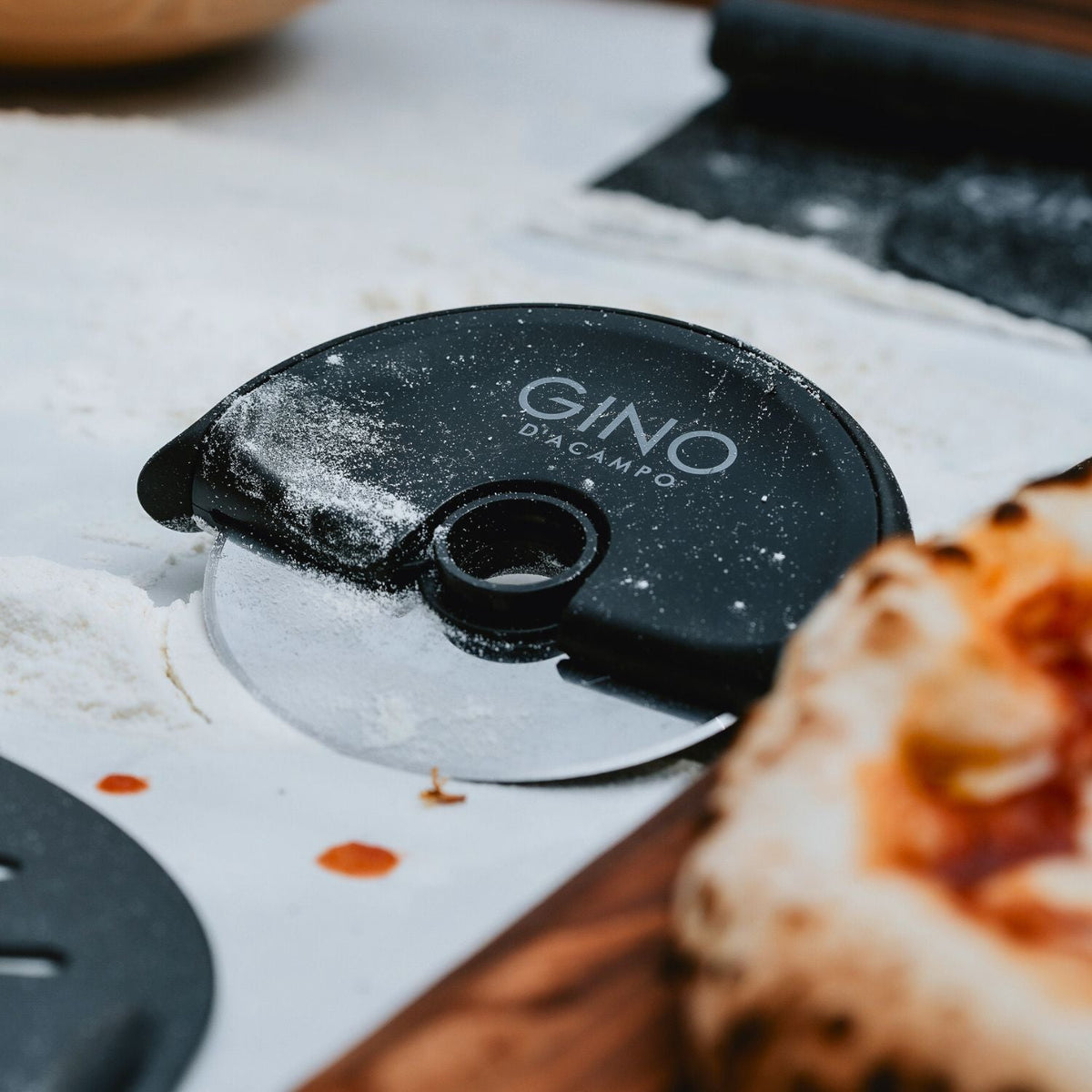 Gino Disc Pizza Cutter